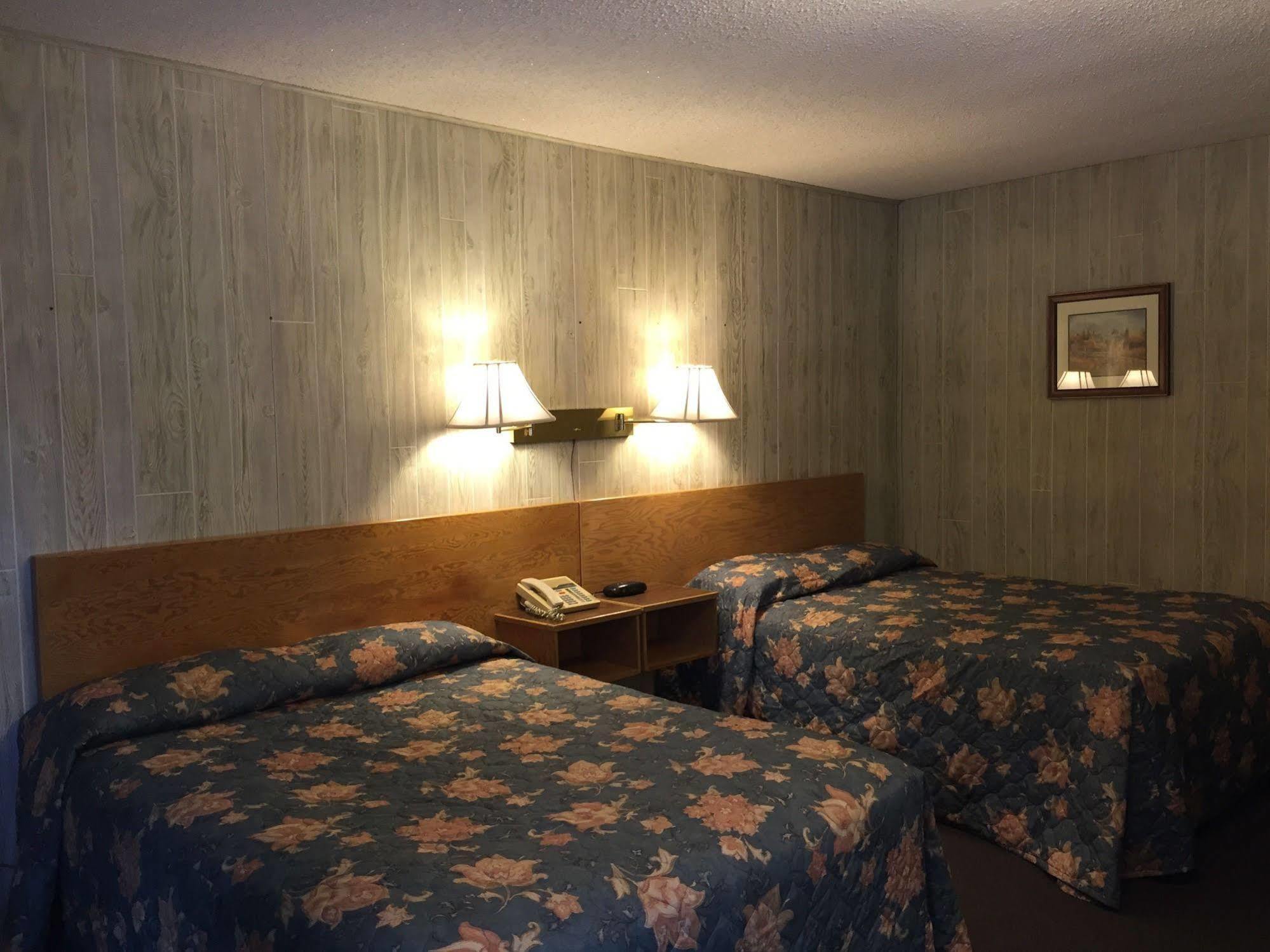 Yellow Quill Motel Portage la Prairie Exterior photo